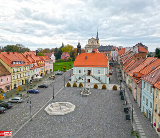 Lubomierz rynek ratusz dron