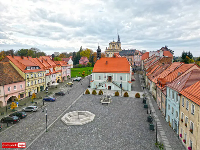 Lubomierz rynek ratusz dron