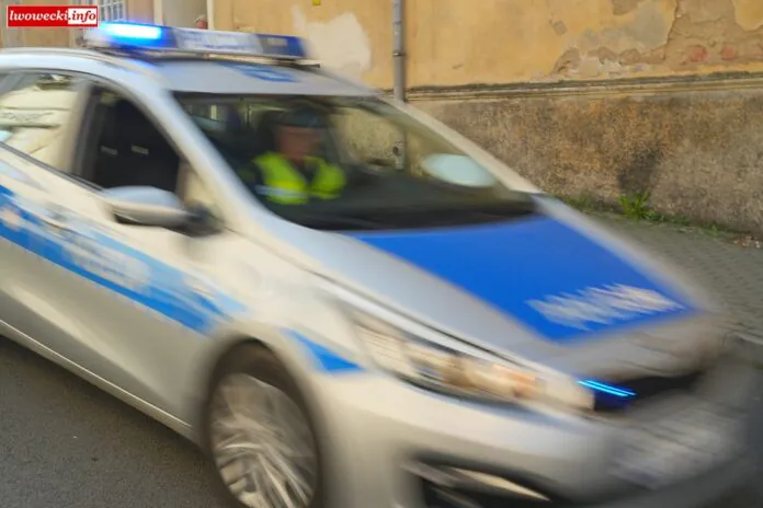 policja radiowóz gryfów 8 policjanci