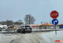O co chodzi z tym nakazem skrętu w prawo w Gryfowie?