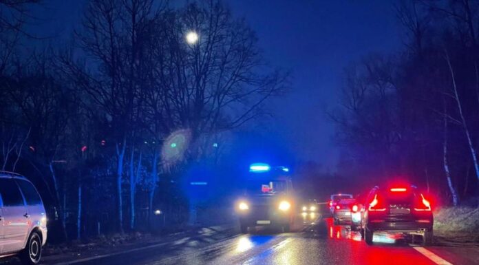 Potrącenie na krajowej trzydziestce. Poszkodowany w ciężkim stanie trafił do szpitala