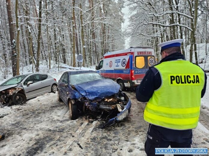 wypadek policja zima śnieg