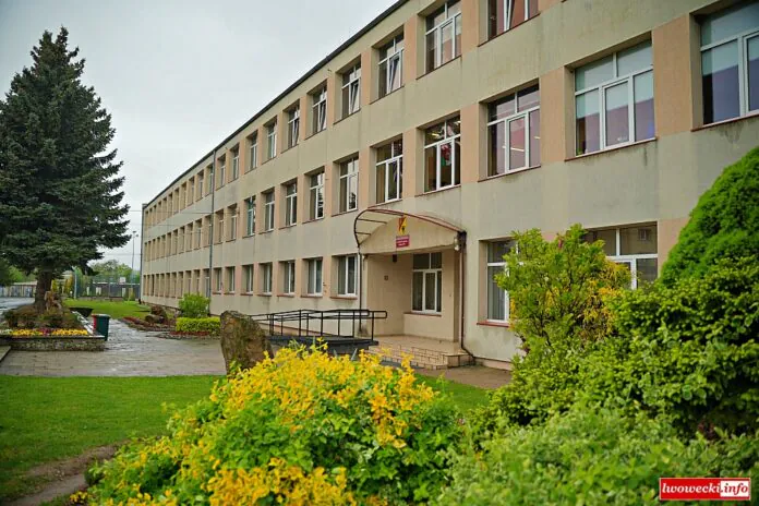 szkoła w rakowicach wielkich