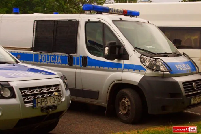 policja radiowóz mirsk bus