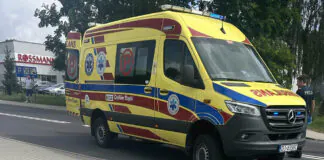 Potrącenie pieszego w Gryfowie Śląskim. Na drodze krajowej tworzą się korki