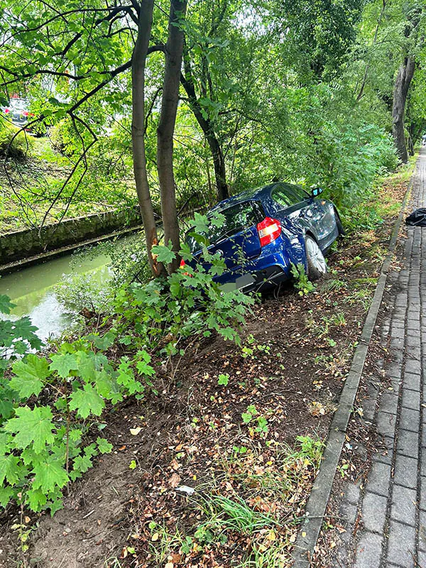 wypadek BMW Lwowek 2