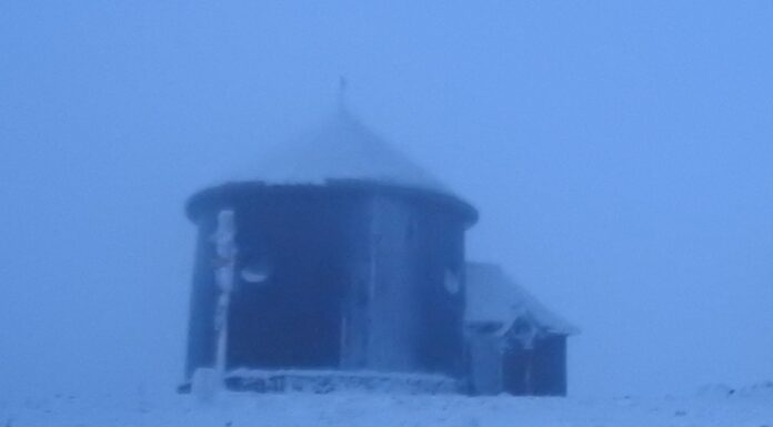 Na Śnieżce spadł pierwszy śnieg