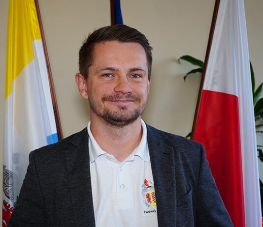 Dawid Kobiałka Burmistrz Gminy i Miasta lwówek Śląski