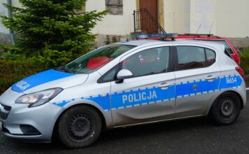 Spacerowali z tabletkami ecstasy w kieszeniach