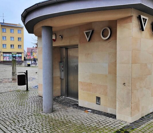 toaleta wc szalet Lwówek Śląski