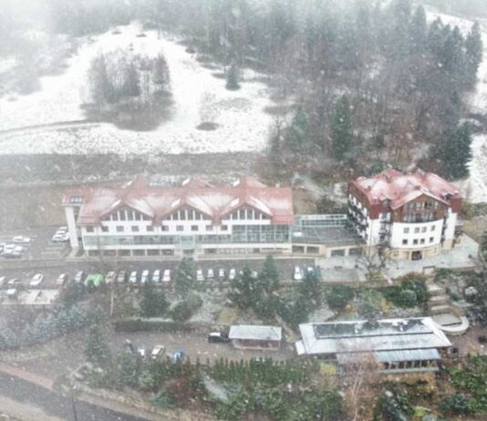 W Górach i na Pogórzu Izerskim sypie śnieg