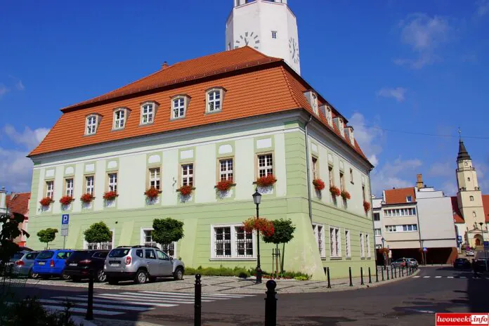 Gryfów ratusz rynek (2)