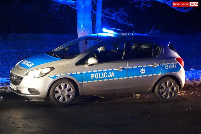 radiowoz policja zima