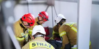 Ewakuowali poszkodowanych z wieży widokowej