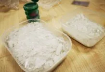 W ozdobnej torbie prezentowej miał ponad pół kilograma narkotyków.