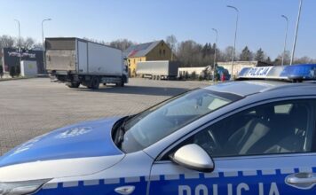 Zły stan techniczny samochodów na naszych drogach. Policjanci zatrzymują dowody rejestracyjne