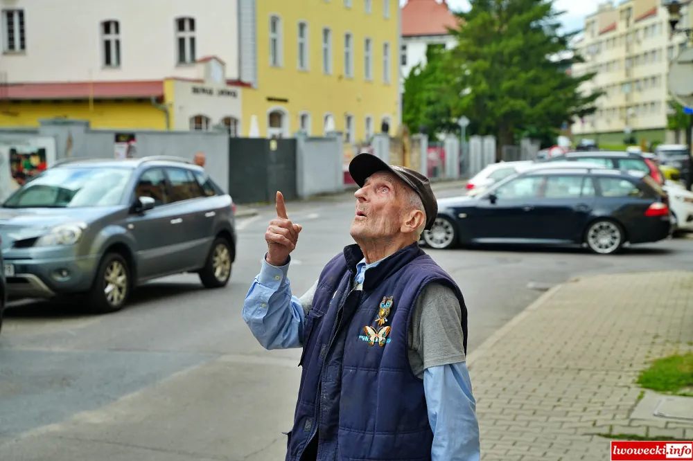 Mikolaj Podlaszczyk Lwowek Slaski czarna wieza 1