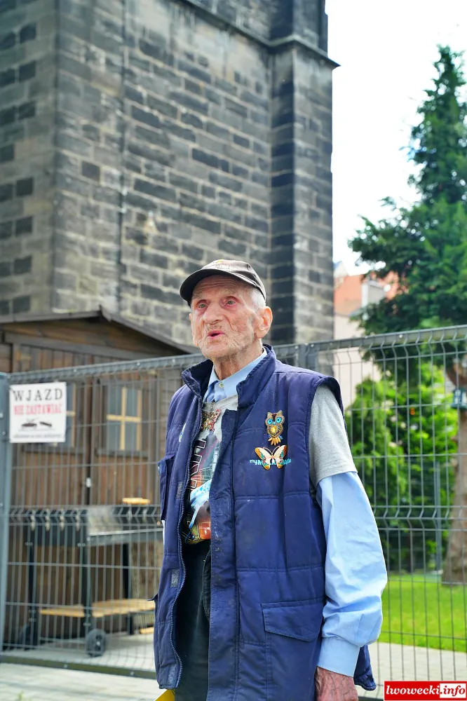 Mikolaj Podlaszczyk Lwowek Slaski czarna wieza 4