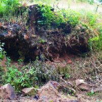 Powiat wyremontuje uszkodzony mur oporowy