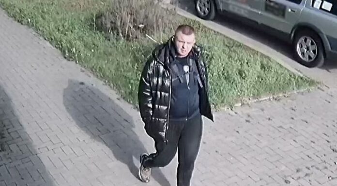 Poznajesz mężczyznę widocznego na zdjęciach?