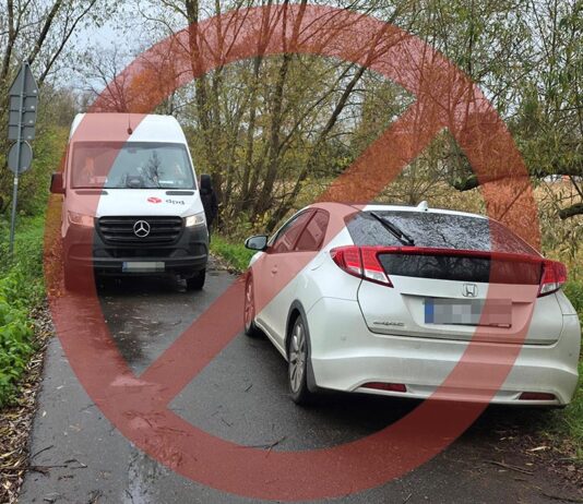 Zablokowali drogę. Żaden nie chciał ustąpić.