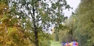 Poślizg na śliskiej nawierzchni. Poszkodowane trzy osoby, w tym dwójka dzieci