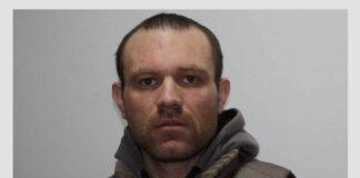 40-latek poszukiwany dwoma listami gończymi. Znasz miejsce jego pobytu?