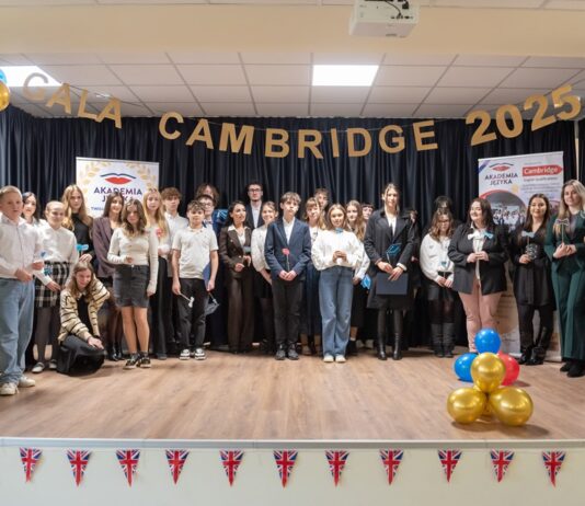 UROCZYSTA GALA CAMBRIDGE 2025 – święto sukcesów uczniów szkoły językowej Akademii Języka