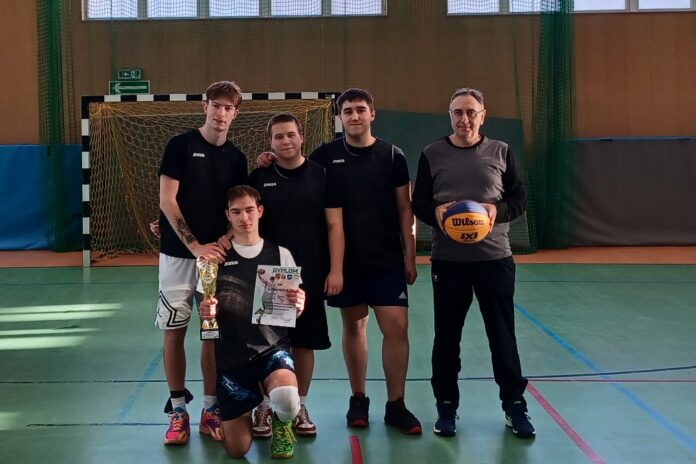 Mistrzostwa powiatu w koszykówce 3x3 dziewcząt i chłopców 2