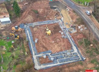 Budują nowy market. Widać już jego zarys Wleń market Biedronka budowa Dino