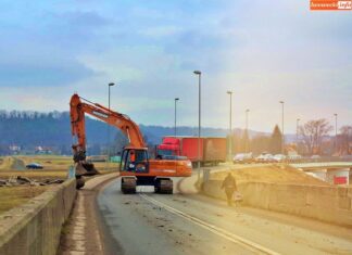 Utrudnienia na moście w Lwówku Śląskim