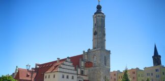 ratusz miejski w lwówku śląskim muzeum
