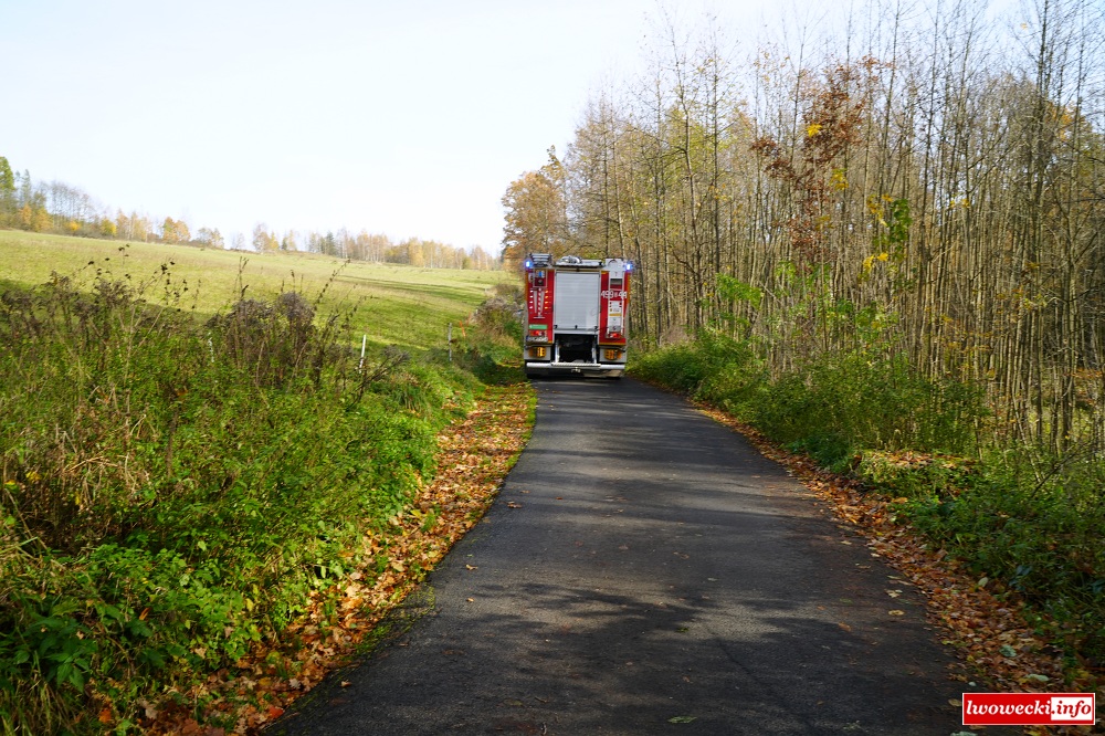 Dachowanie na wąskiej drodze