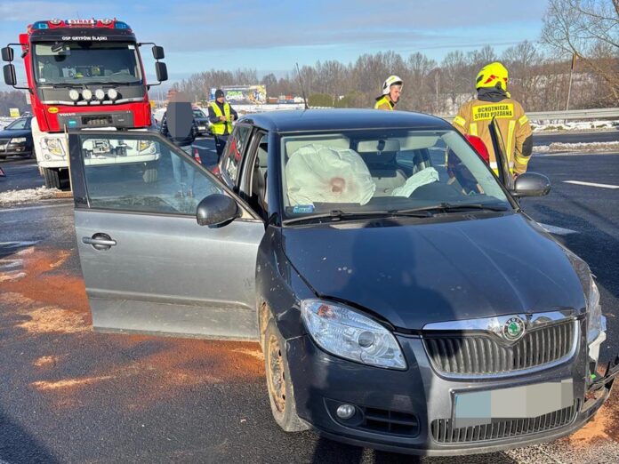 wypadek dk30 krzewie 1