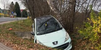 Zderzenie dwóch pojazdów na skrzyżowaniu w Gryfowie Śląskim