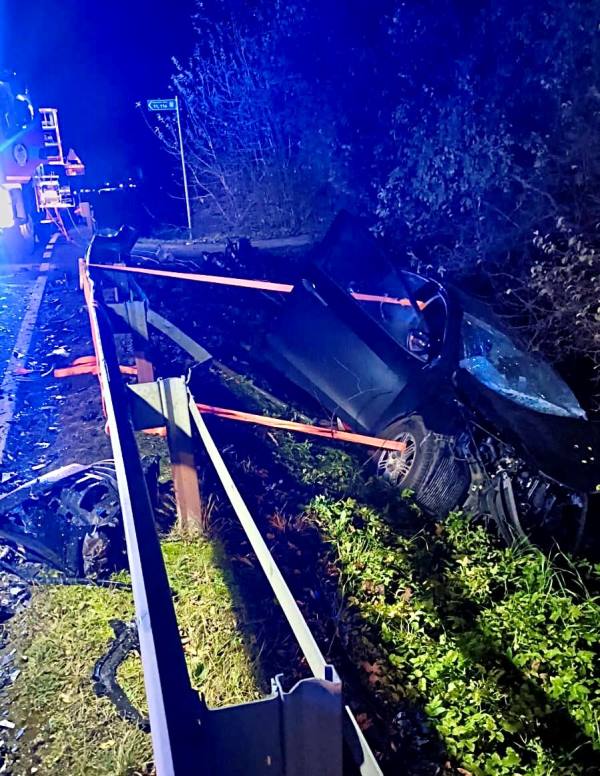 Czołowe zderzenie Audi z Hyundaiem