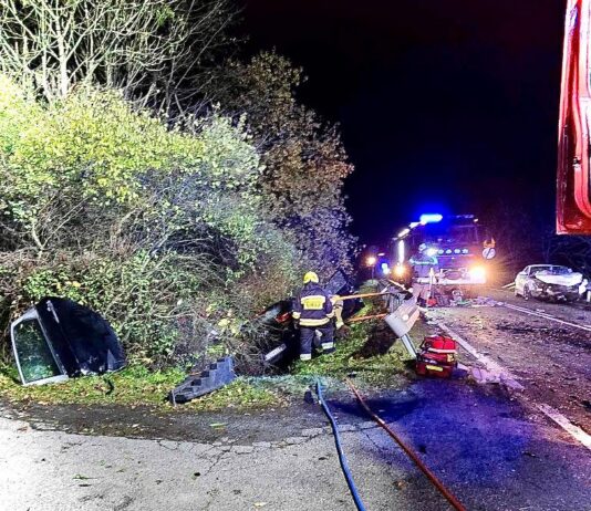 Czołowe zderzenie Audi z Hyundaiem