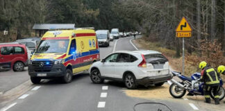 Zderzenie motocyklisty z autem osobowym tuż za Zakrętem Śmierci
