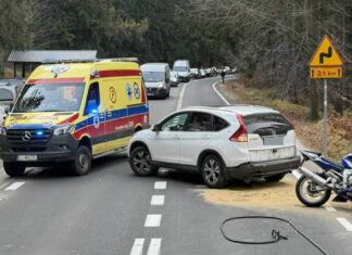 Zderzenie motocyklisty z autem osobowym tuż za Zakrętem Śmierci