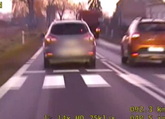 Wyprzedzanie na skrzyżowaniu i przejściu dla pieszych. Wideo