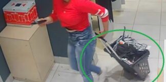 Wybiegła z odzieżowego z pełnym koszykiem