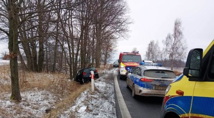 Volkswagen wypadł z drogi