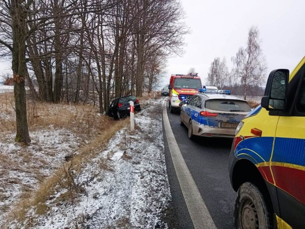 Volkswagen wypadł z drogi