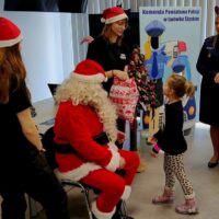 Policyjne Mikołajki w lwóweckiej komendzie