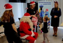 Policyjne Mikołajki w lwóweckiej komendzie