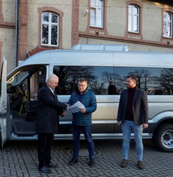 Nowy autobus dla Zespołu Placówek Edukacyjno-Wychowawczych