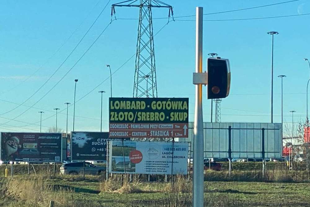 Fotoradar przy drodze krajowej nr 30.