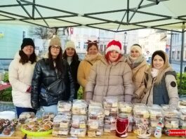 Rodzinny klimat na jarmarku bożonarodzeniowym w Gryfowie Śląskim