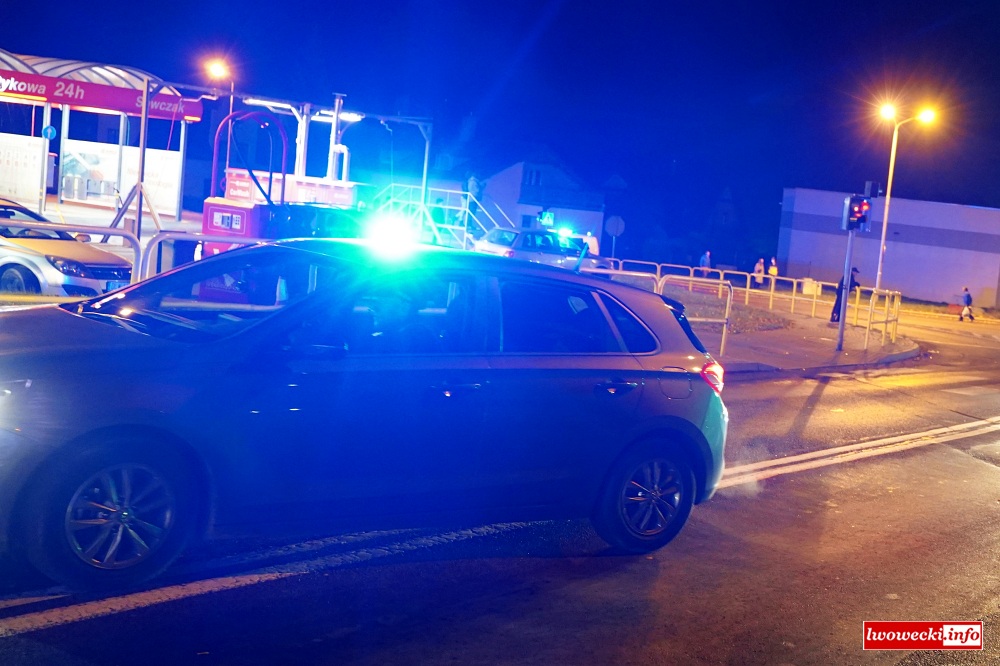 Jechał slalomem. Miał blisko 2 promile