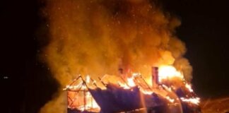 W nocy spłonął budynek